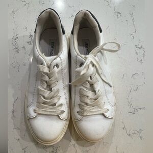 Steve Madden Women’s Catcher Sneaker, White Size 7.5